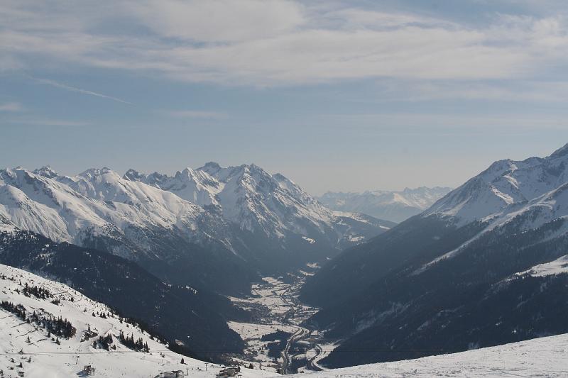 2008_StAnton_00_002.jpg - Blick ins Tal vor  St. Anton